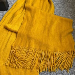 Yellow gold mustard scarf